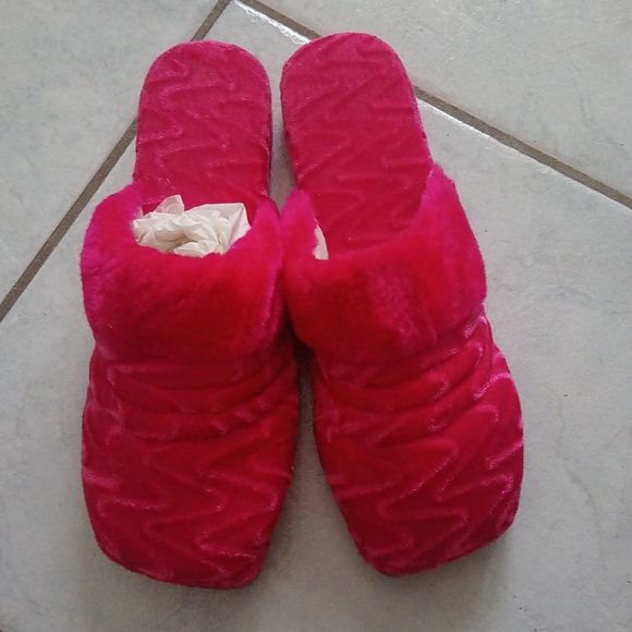 💲2/15 - Velvet Slippers - Picture 2 of 3